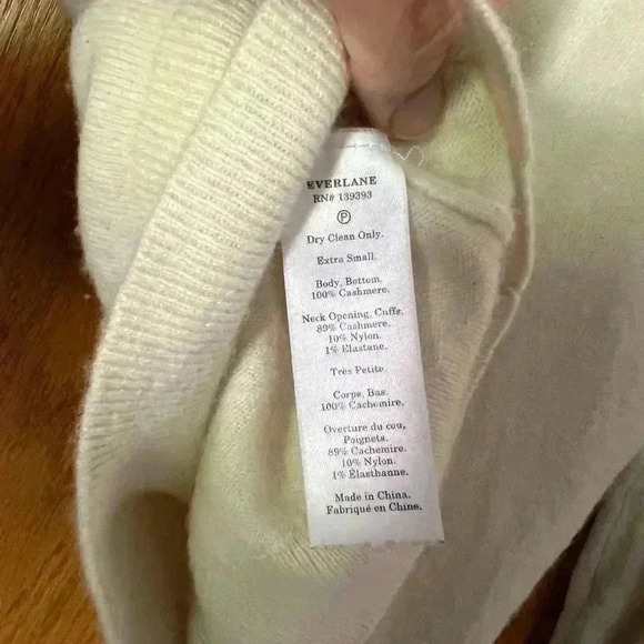 Everlane cashmere crew sweater in cream - Picture 6 of 8